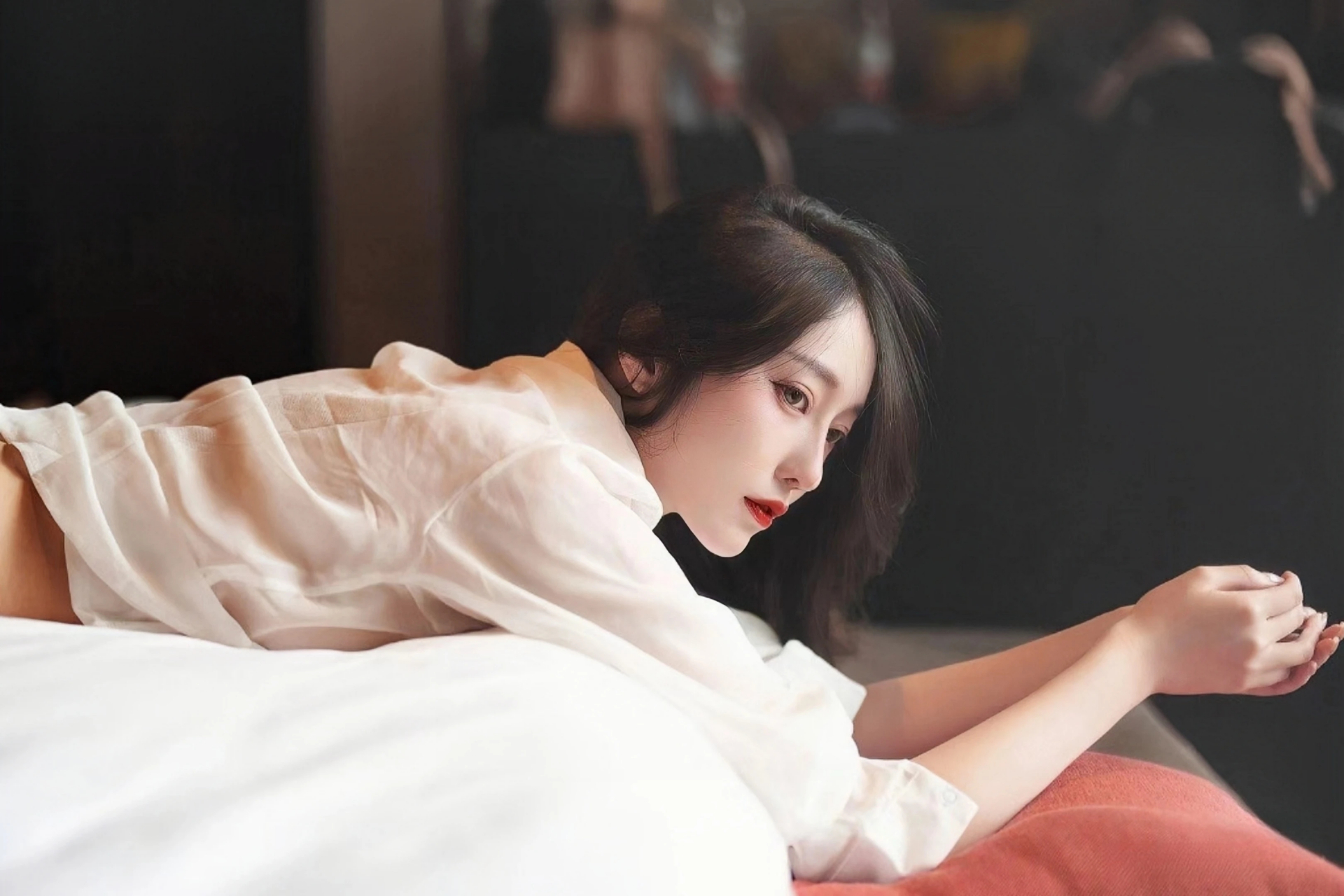 国家移民管理局：上半年全国移民管理机构共签发口岸签证43万证次